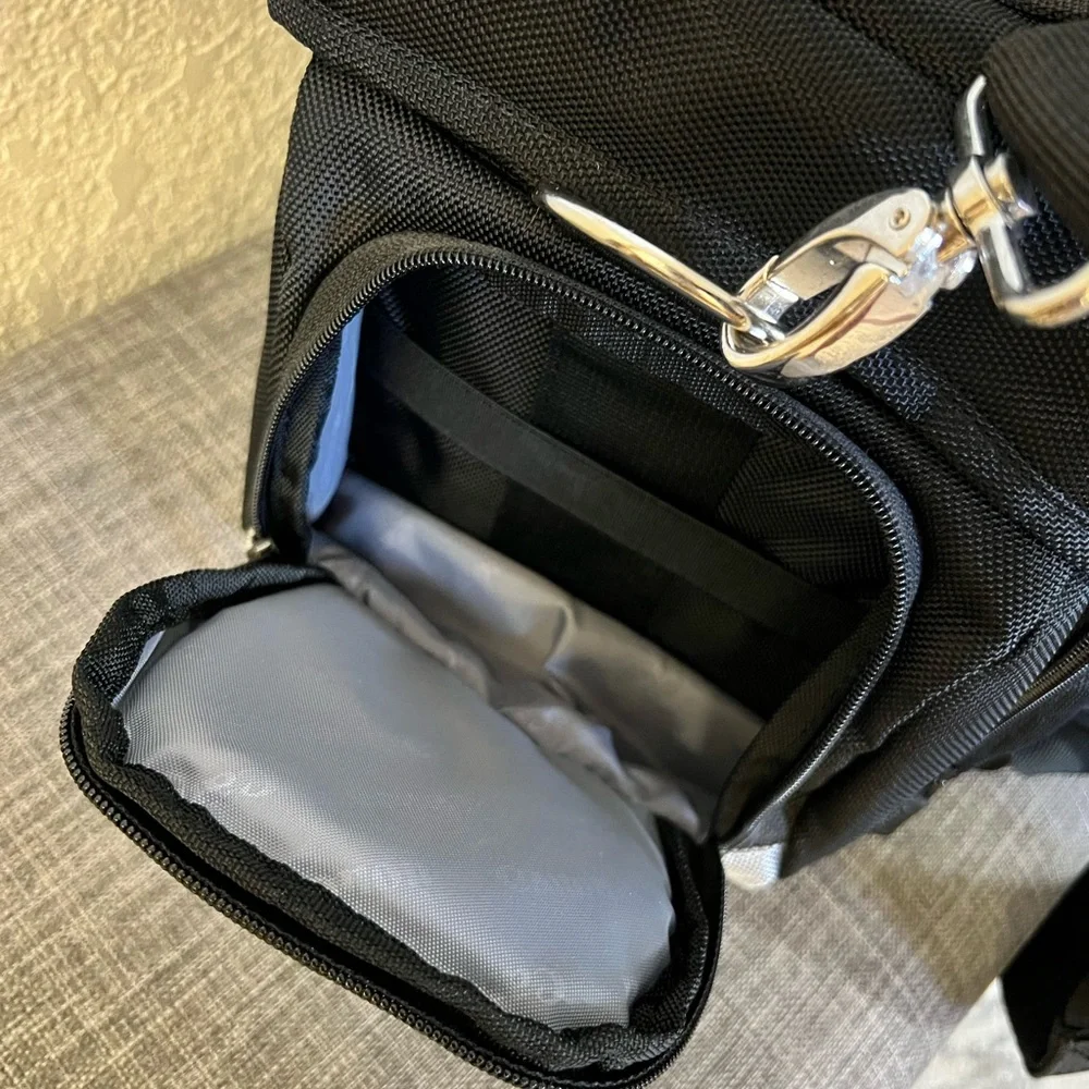 A/ Canon 200DG Deluxe Camera Bag